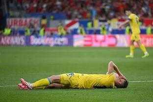 曼联官方：利马训练中小腿拉伤，将伤缺至少1个月